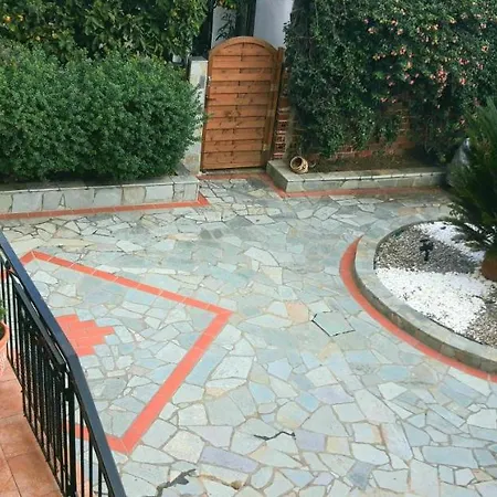 Bakiras House *