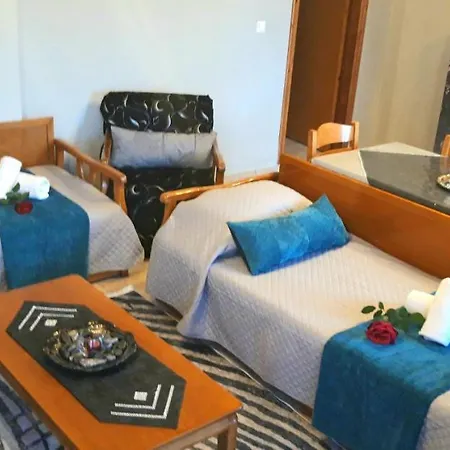 Bakiras House Apartman *