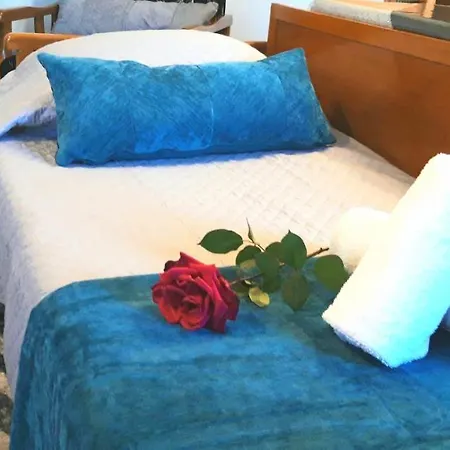 Апартаменты Bakiras House *