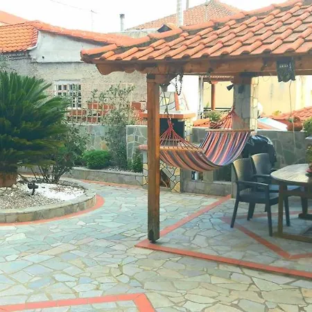 Bakiras House Сикия