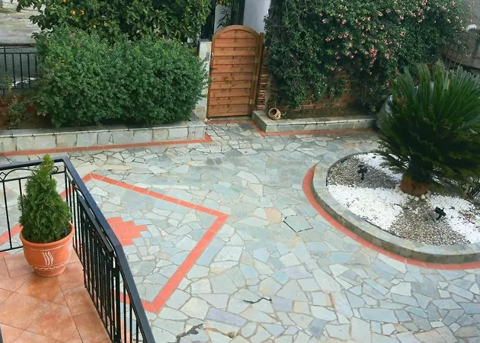 Bakiras House *